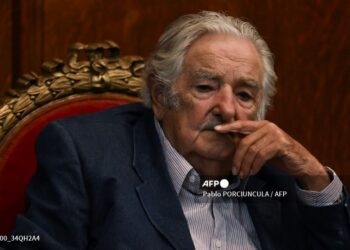 Mujica vive ‘momento más difícil’ de terapia por cáncer, afirma su esposa