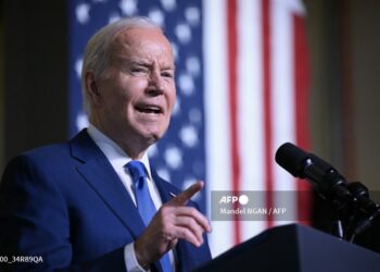 ‘Prometo que estoy bien’, dice Biden al retomar la campaña electoral