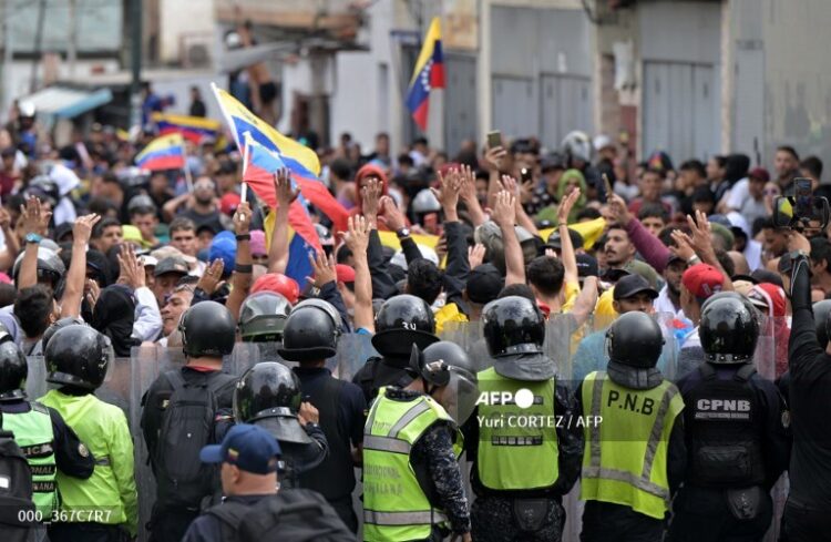 ‘¡Que entregue el poder!’: protestas contra reelección de Maduro en Venezuela