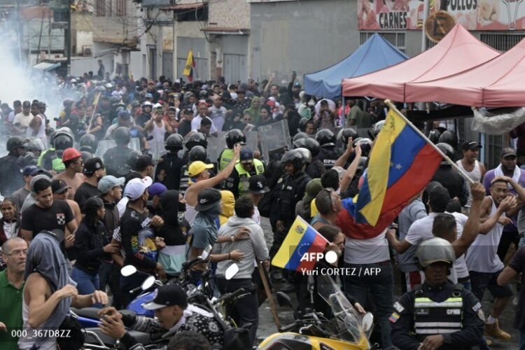 Reelección de Maduro desata protestas en Venezuela y cuestionamiento internacional