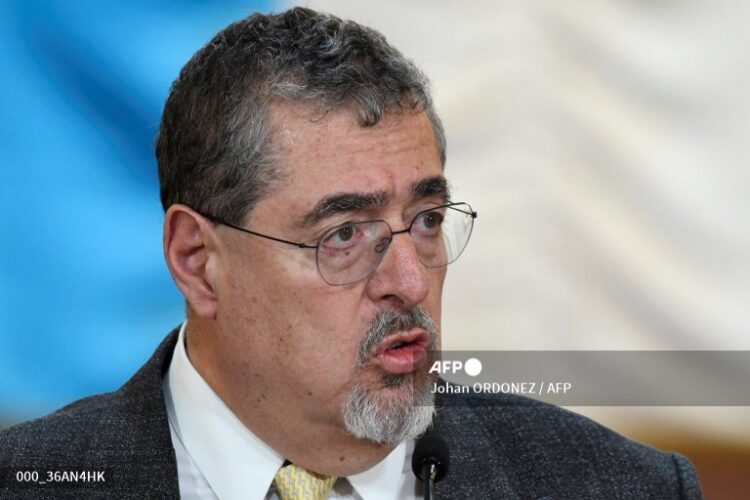 El presidente de Guatemala dice que no reconoce el ‘fraude’ de Maduro y pide ‘demandar una salida pacífica’