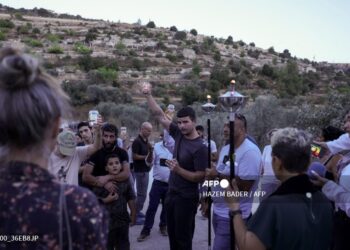 Presidente israelí denuncia un ‘pogromo’ de colonos contra palestinos en localidad de Cisjordania