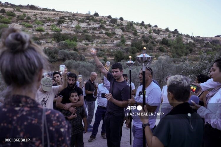 Presidente israelí denuncia un ‘pogromo’ de colonos contra palestinos en localidad de Cisjordania