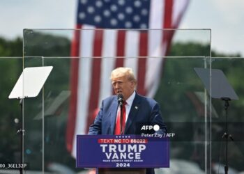Trump arremete contra Harris en primer mitin al aire libre desde el intento de asesinato