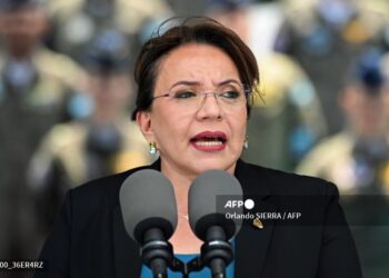 La presidenta de Honduras denuncia que ‘se está fraguando’ un golpe de Estado contra su Gobierno