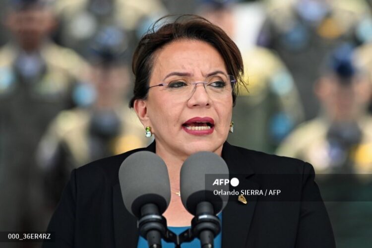 La presidenta de Honduras denuncia que ‘se está fraguando’ un golpe de Estado contra su Gobierno