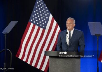 Robert F. Kennedy Jr. da su apoyo a Trump tras suspender su campaña a la Casa Blanca