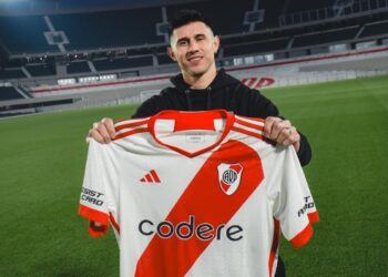 Delantero paraguayo Adam Bareiro es nuevo jugador de River Plate