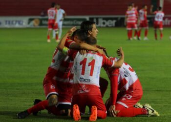 Independiente le gana (3-0) a Real Santa Cruz y lo hunde más