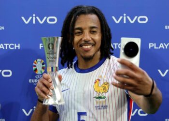 El futbolista Koundé siente ‘alivio’ por el resultado electoral en Francia