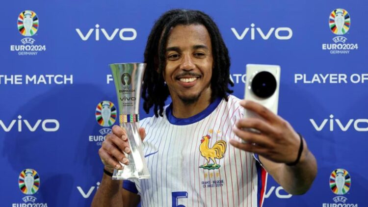 Jugador de la Selección de Francia Jules Koundé