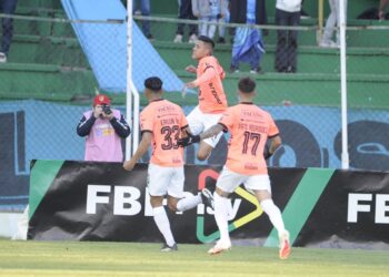 Bolívar golea sin piedad (5-0) a Blooming, en el Tahuichi