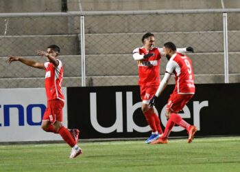 Always Ready cae 1-2 ante la ‘U’ y desaprovecha la opción de estar en la cima