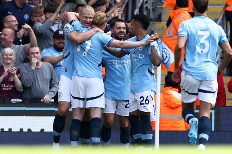 Los jugadores del Manchester City celebran uno de los goles de Haaland