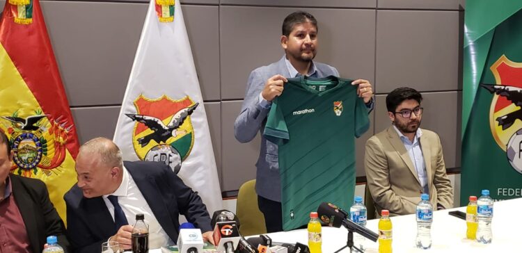 Óscar Villegas, entrenador de Bolivia