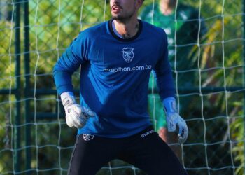 El presidente de Lanús dice que prefiere a Losada sobre Viscarra