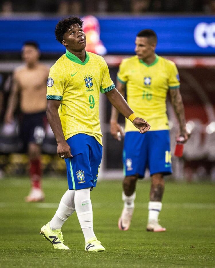 Endrick, delantero brasileño