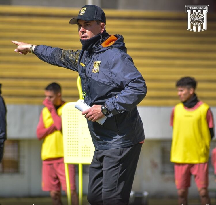 Ismael Rescalvo, entrenador de The Strongest
