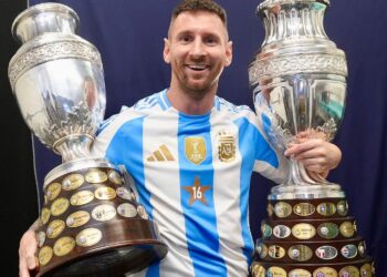 Funcionario del gobierno argentino pidió que Messi se disculpe por cantos racistas, luego se desdijo