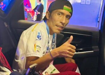 Garibay está en París; este sábado, Bolivia madrugará y ‘correrá’ con él