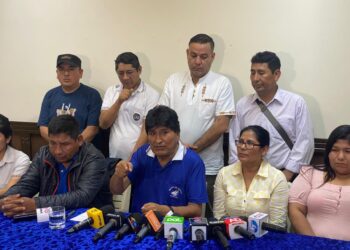 Tras conferencia en Santa Cruz, Evo Morales sufre una dura caída
