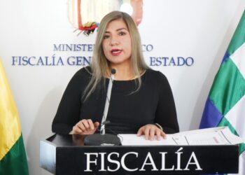 La fiscal Alejandra Rocha en conferencia de prensa.
