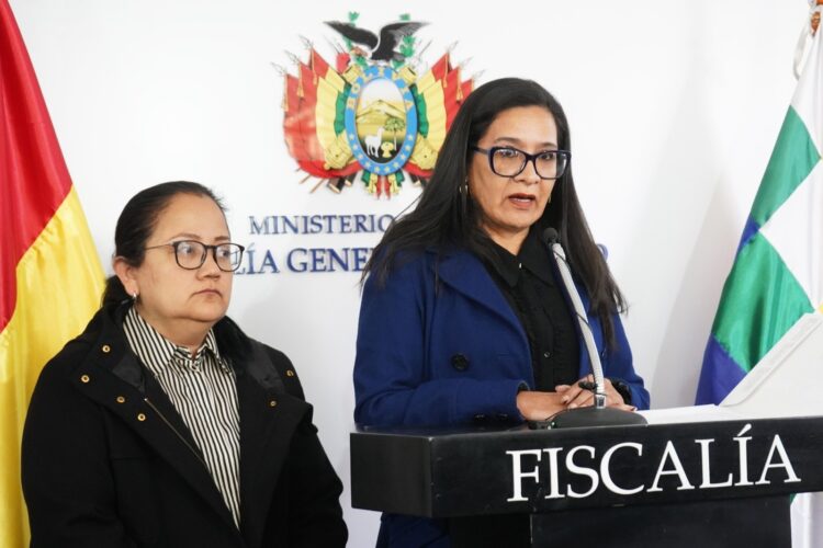 La fiscal Grisel Arancibia, en conferencia de prensa.