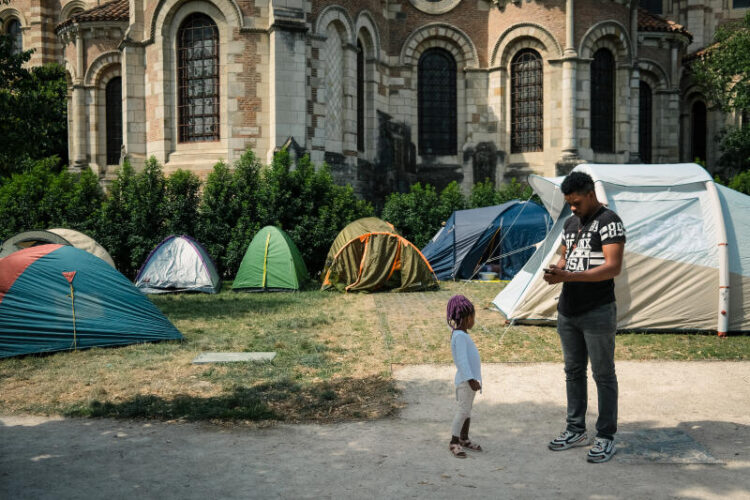 Más de 2.000 niños duermen en la calle en Francia, situación ‘inadmisible’ para Unicef