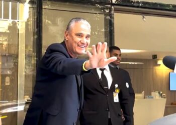 Tite, entrenador del Flamengo, deja el hospital tras recibir el alta médica