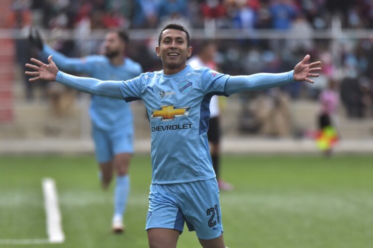Roberto Carlos Fernández, lateral nacional