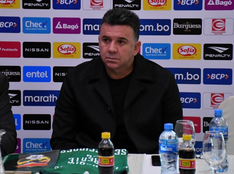 Julio César Baldivieso, entrenador boliviano