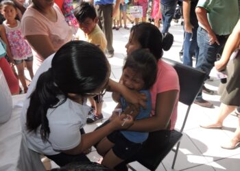 Salud reporta que la vacunación antiinfluenza en niños de 2 a 12 años supera el 100% de la meta