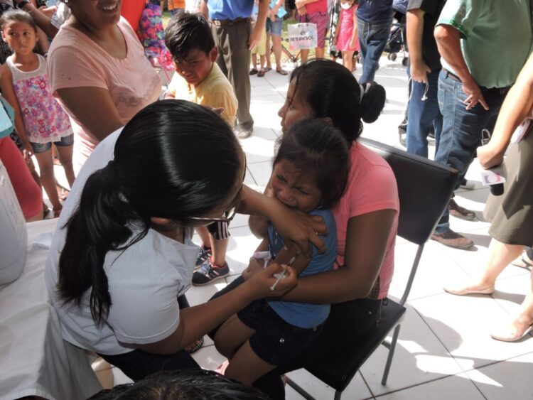 Salud reporta que la vacunación antiinfluenza en niños de 2 a 12 años supera el 100% de la meta
