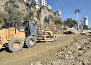 Nueva avenida reducirá de 30 a cinco minutos el viaje entre el centro y sur de La Paz