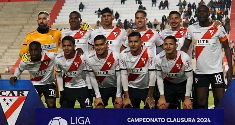 El representativo del cuadro de El Alto anoche en el estadio de Villa Ingenio