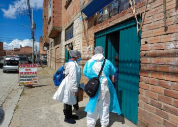 En El Alto realizan el bloqueo epidemiológico por un caso sospechoso de sarampión.