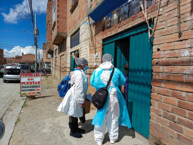 En El Alto realizan el bloqueo epidemiológico por un caso sospechoso de sarampión.