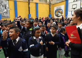 El horario de invierno llega a su fin en La Paz, Educación instruye normalidad
