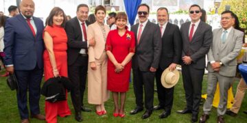 Ecuador celebra los 215 años de su independencia