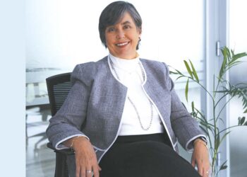Luciana Botafogo, de nacionalidad brasilera, es la primera mujer en hacerse cargo de la presidencia de Fonplata.