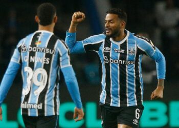 El Gremio remonta y se impone por 2-1 al Fluminense en la ida de los octavos de Libertadores