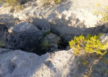 Hace cuatro años aparecieron grietas en la tierra en Ch'iscalli, Oruro.