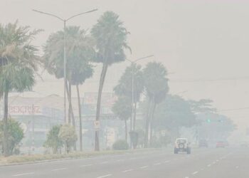 Un colegio de Santa Cruz suspende clases por la humareda