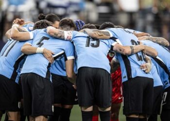 Uruguay, con defensa diezmada pero ataque letal, y una inspirada Colombia van por la final