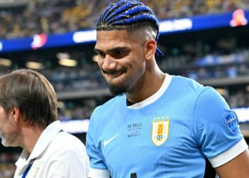 El uruguayo Ronald Araujo operado ‘satisfactoriamente’ de su lesión