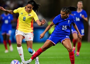 Francia vence con lo justo a la Colombia de Caicedo en su debut olímpico