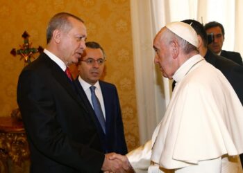 Erdogan quiere hablar con el papa sobre ‘inmoralidad’ de la inauguración de los JJOO