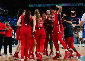 París echa el telón a la fiesta olímpica, EEUU gana el último oro y el medallero