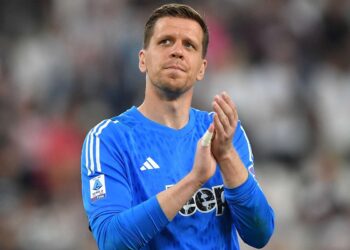 El arquero internacional polaco Szczesny se retira tras abandonar la Juventus