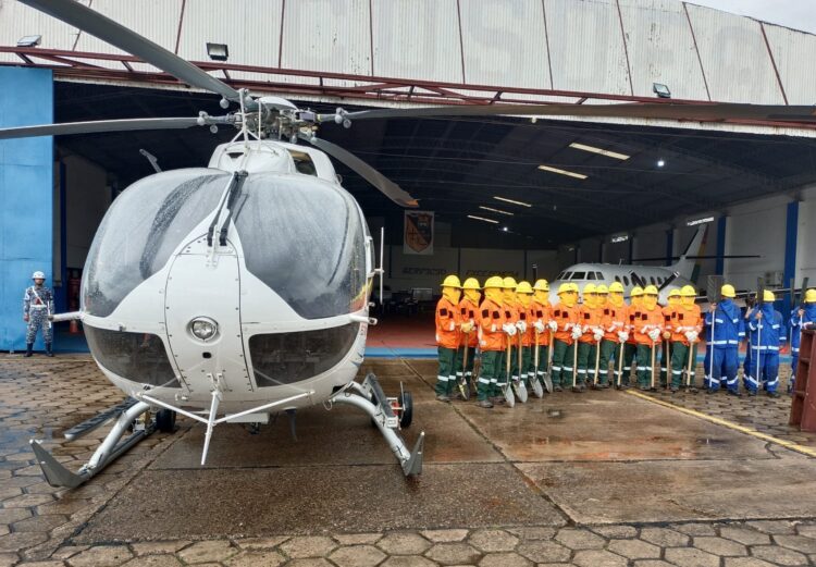 Con más aeronaves y anillos de seguridad se refuerza la lucha contra los incendios